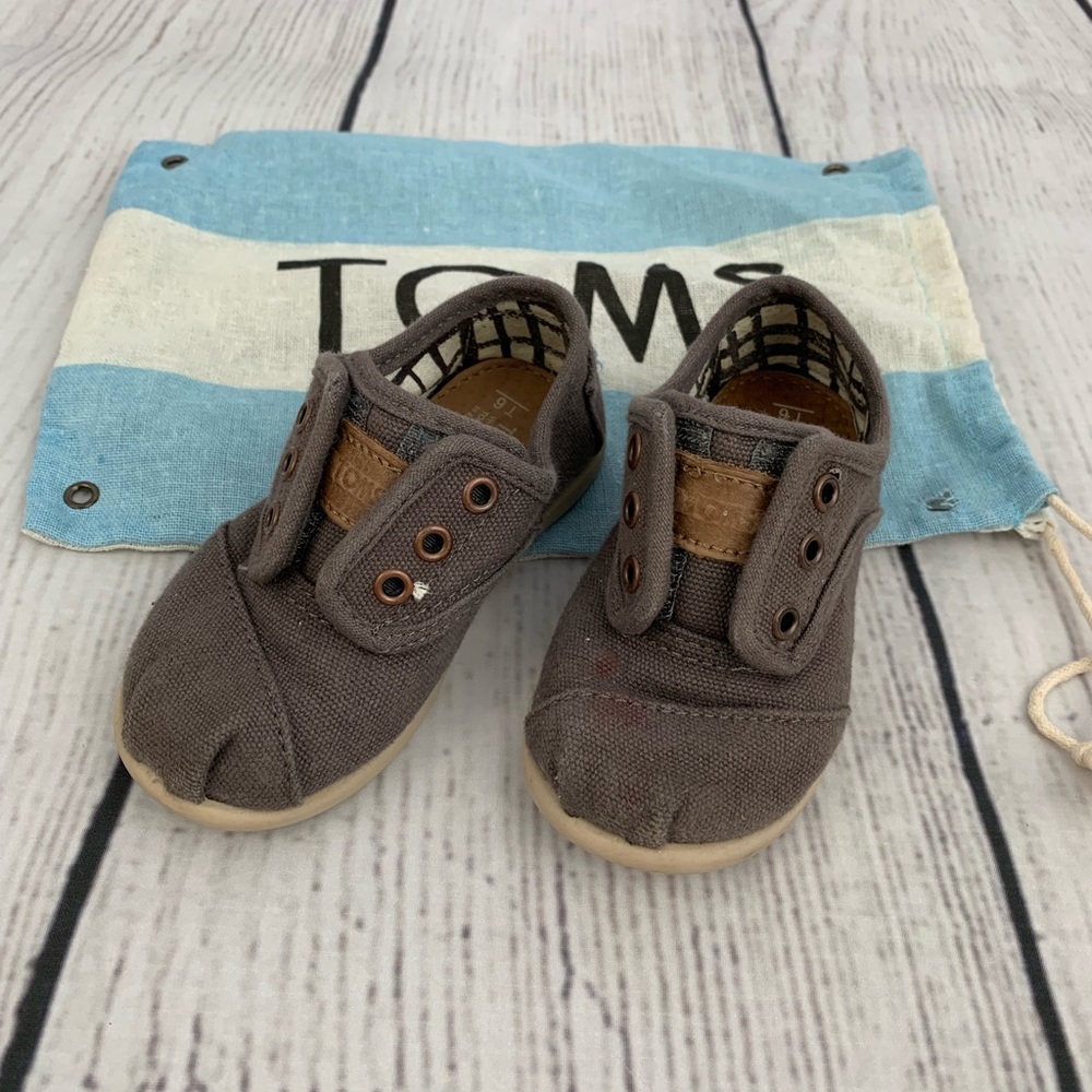 Boys toms gray sneaker